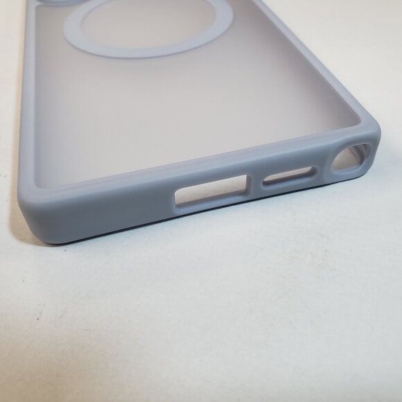 Torras Magnetic Samsung Galaxy S25 Ultra Case, MagSafe, Shockproof. Gray - Picture 2 of 10